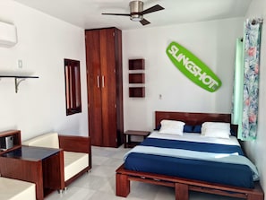 1 sovrum, skrivbord, strykjärn/strykbräda och gratis wi-fi