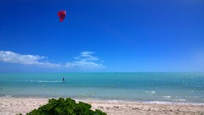 Beach nearby, sun-loungers, beach towels