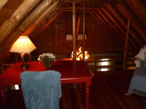 2 bedrooms, iron/ironing board, WiFi, bed sheets - Hide Away Log Cabin nestled in a serene setting in Beautiful Bath County, Va. (Warm Springs)