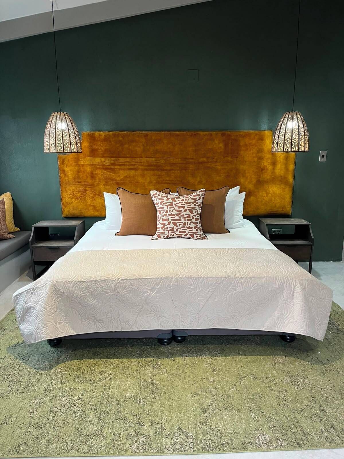 Classic Double Room, Mountain View | Minibar, in-room safe, WiFi (free), bed sheets