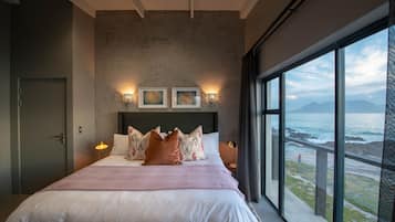 Deluxe Double Room | In-room safe, free WiFi, bed sheets