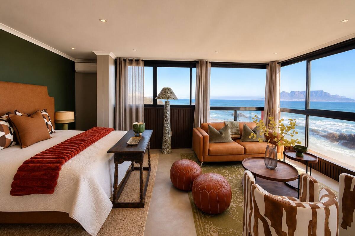 Minibar, in-room safe, WiFi (free), bed sheets