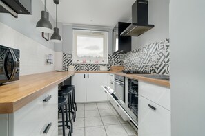 Microwave, dishwasher, electric kettle, toaster - Apartment Osiedle Rusa by Renters (Poznan)