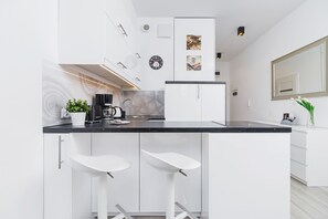 Private kitchenette - Studio Lubelska Cracow by Renters (Kraków)
