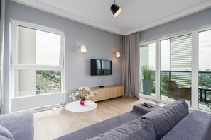 2 bedrooms, individually furnished, cots/infant beds, bed sheets - Apartment Poznan Krancowa by Renters (Poznan)