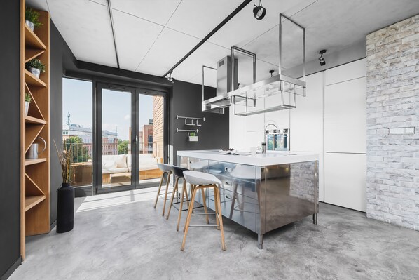 Lägenhet - 2 sovrum - balkong | Eget pentry | Mikrovågsugn, diskmaskin, kaffe- och tebryggare och vattenkokare