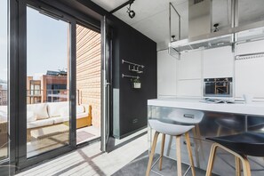 Lägenhet - 2 sovrum - balkong | 2 sovrum, barnsängar och sängkläder