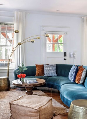 TV, offices - Edgy Overlook by Minty Living (Atlanta)