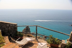 Property grounds - Casa il Night, for 2 people, with amazing sea view and access to the beach (Ricadi - Capo Vaticano)