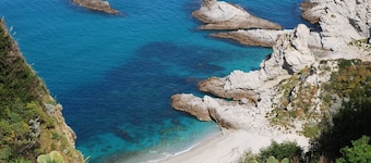 Casa Antonia, for 4 people, with sea view and access to the beach