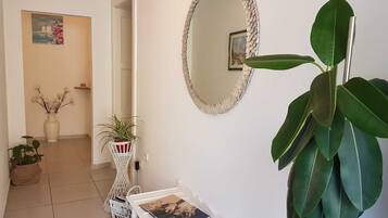 Estúdio (Studio Apartment 2) | Detalhe da parte interna