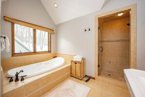 Dusche, Whirlpool, Handtücher