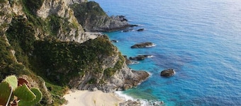 Casa Lampedusa, for 2 people, with sea view, shared pool and access to the beach