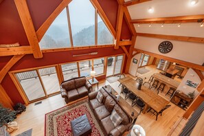 TV, DVD-spiller og fotballspill