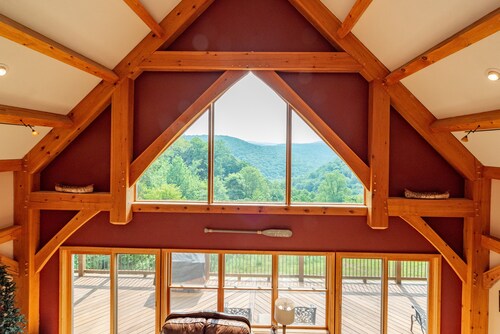 Castle-Style Escape w/ Lake & Ski Access