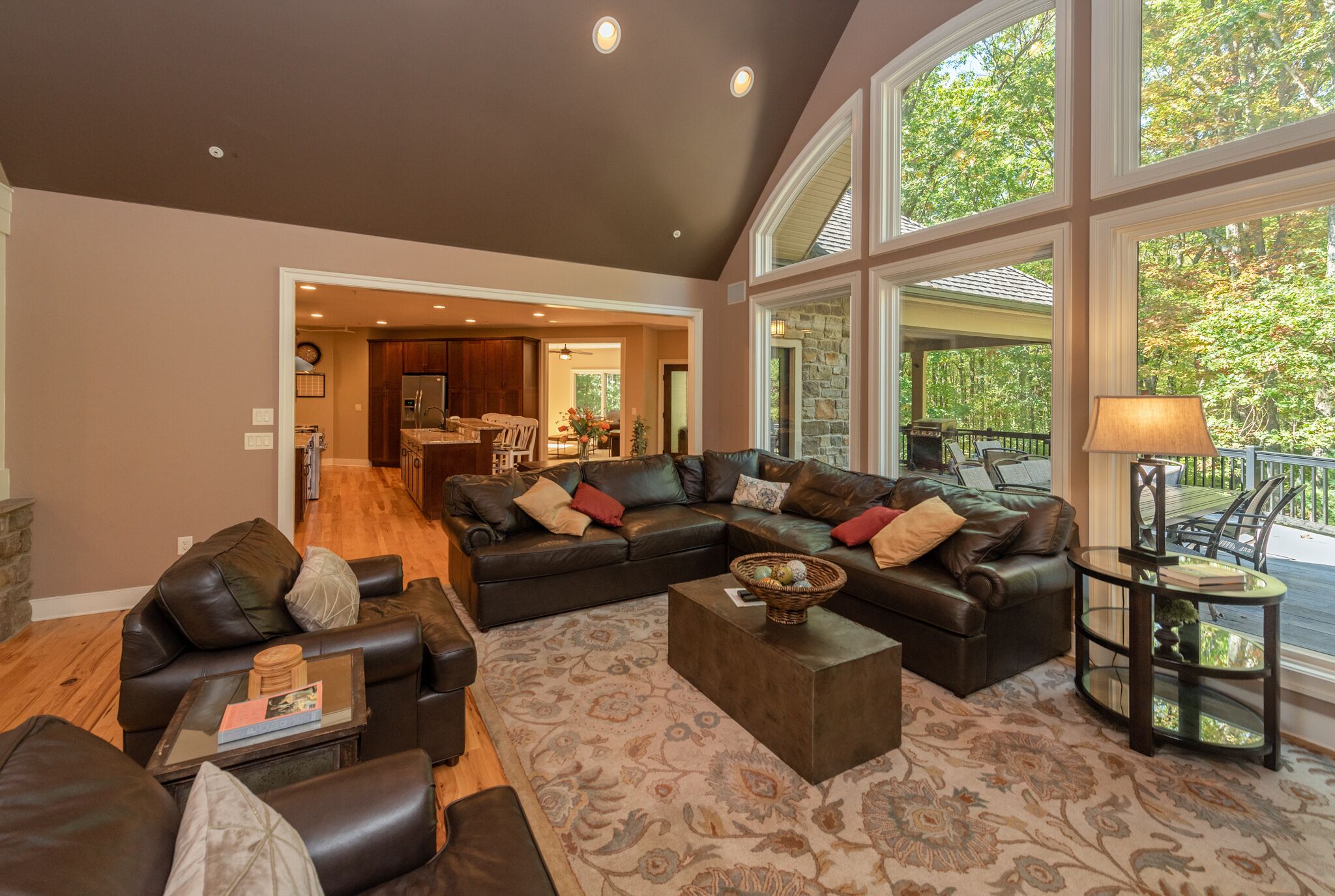 Woodland Chalet: Lake Access, Private Indoor Pool, 2 Hot Tubs!