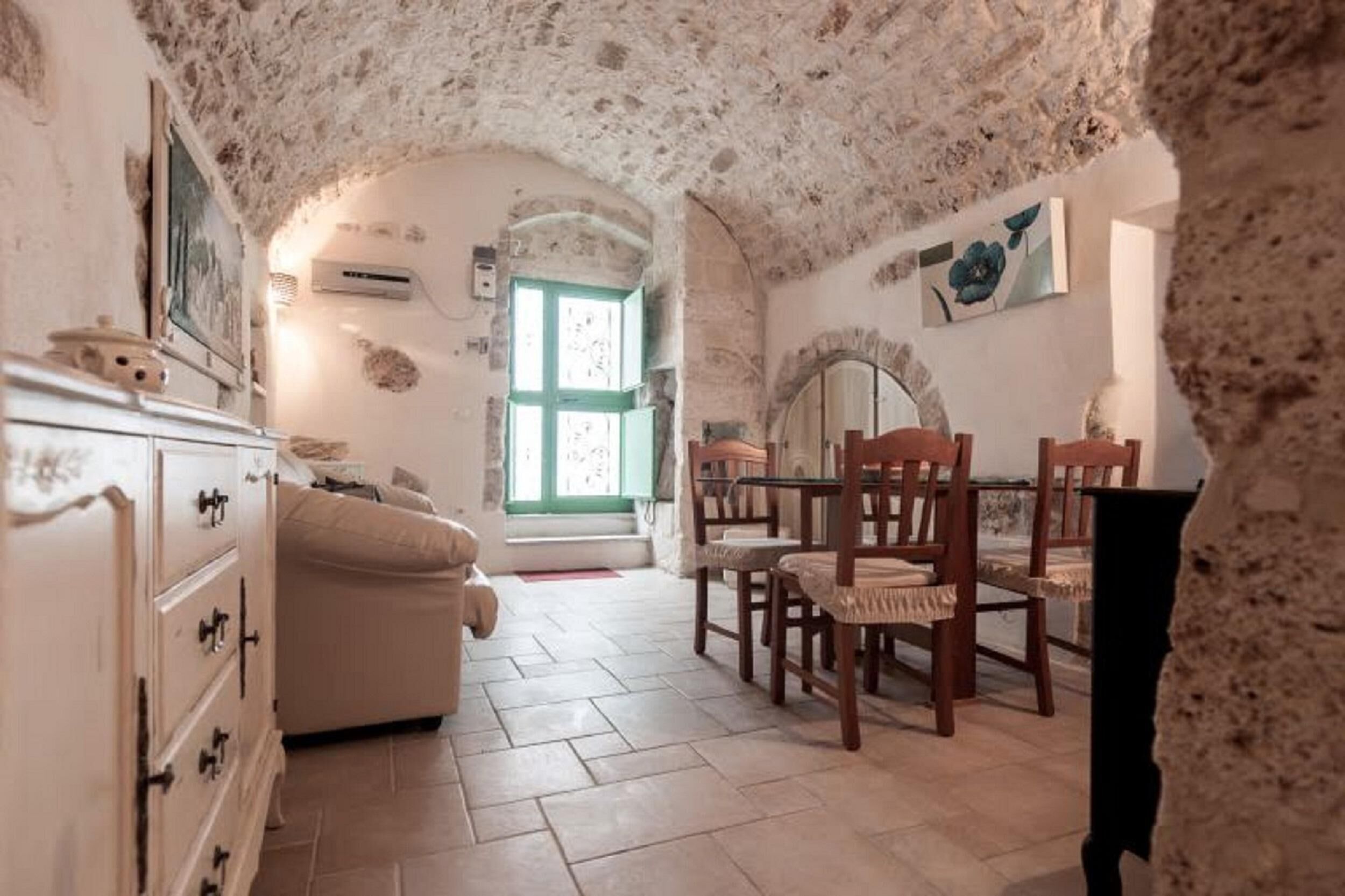 Biancocalce, The Little White Houses