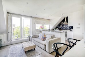 TV, offices - The Luxury 'Treehouse' One bed Little Venice- by Out of Office Lifestyle (London)