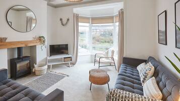 TV, fireplace, offices