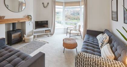 Host & Stay | Retreat By The Sea
