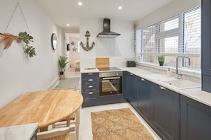 Fridge, microwave, oven, stovetop - Host & Stay | Retreat By The Sea (Marske-by-the-Sea)