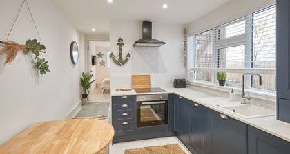 Host & Stay | Retreat By The Sea