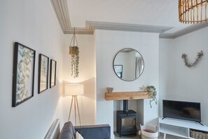 TV, fireplace, offices - Host & Stay | Retreat By The Sea (Marske-by-the-Sea)