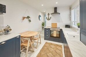 Fridge, microwave, oven, stovetop - Host & Stay | Retreat By The Sea (Marske-by-the-Sea)