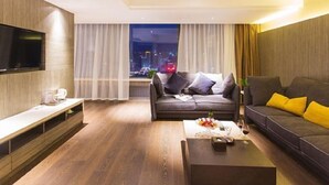 Sınıflandırılmamış resim, 76 üzerinden 3, düğme