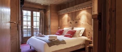 Double Room | Free WiFi, bed sheets