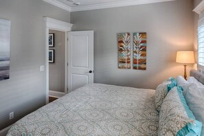 1 slaapkamer, een strijkplank/strijkijzer, gratis wifi, beddengoed