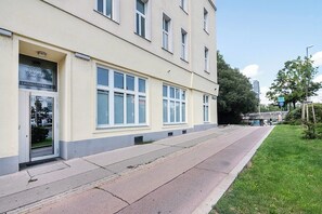 Unclassified image, 2 of 141, button - Vorgarten Apartments with Aircondition (Vienna)