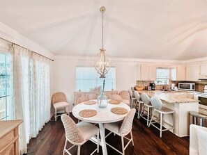 Dining - Seagrove Beach Cottage | 4 Bikes | Walk to Seaside (Santa Rosa Beach)