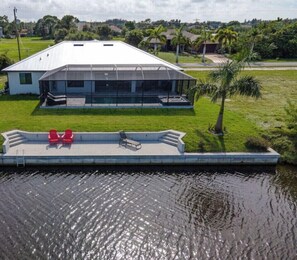 Exterior - Salt water pool home with hot tub on fresh water canal and 40 foot pier 🌴 (Cape Coral)