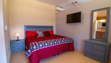 1 bedroom, desk, iron/ironing board, free WiFi