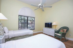 4 chambres, fer et planche à repasser, accès au Wi-Fi (inclus)