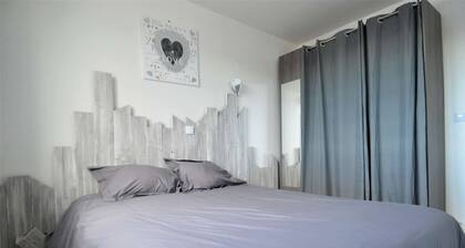Apartment with back to marina - Close to beach