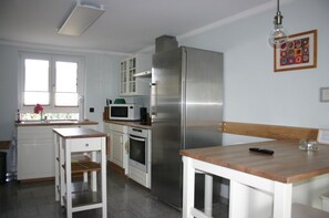 Fridge, microwave, oven, stovetop - Quartier78 - Welcome to friends in Mittweida  (Mittweida)