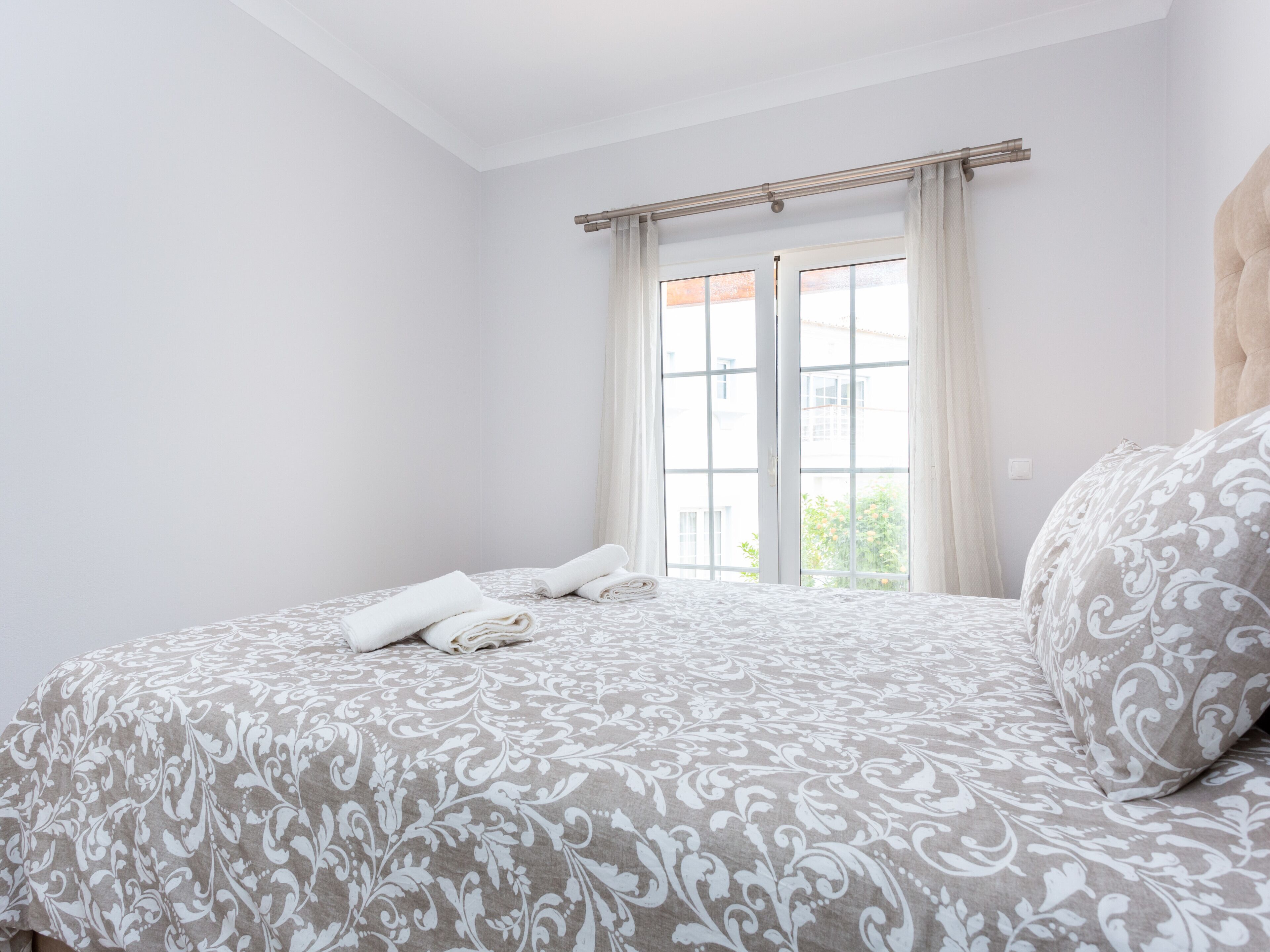 Newly refurbished townhouse with view on the golf