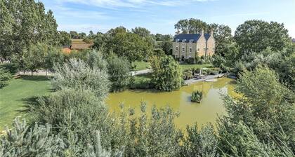 2-bed 18th Century Barn - Sleeps 6 - Pet Friendly