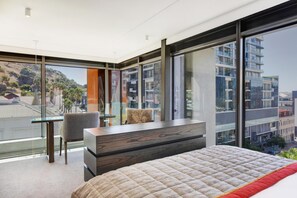 1 bedroom, in-room safe, desk, iron/ironing board
