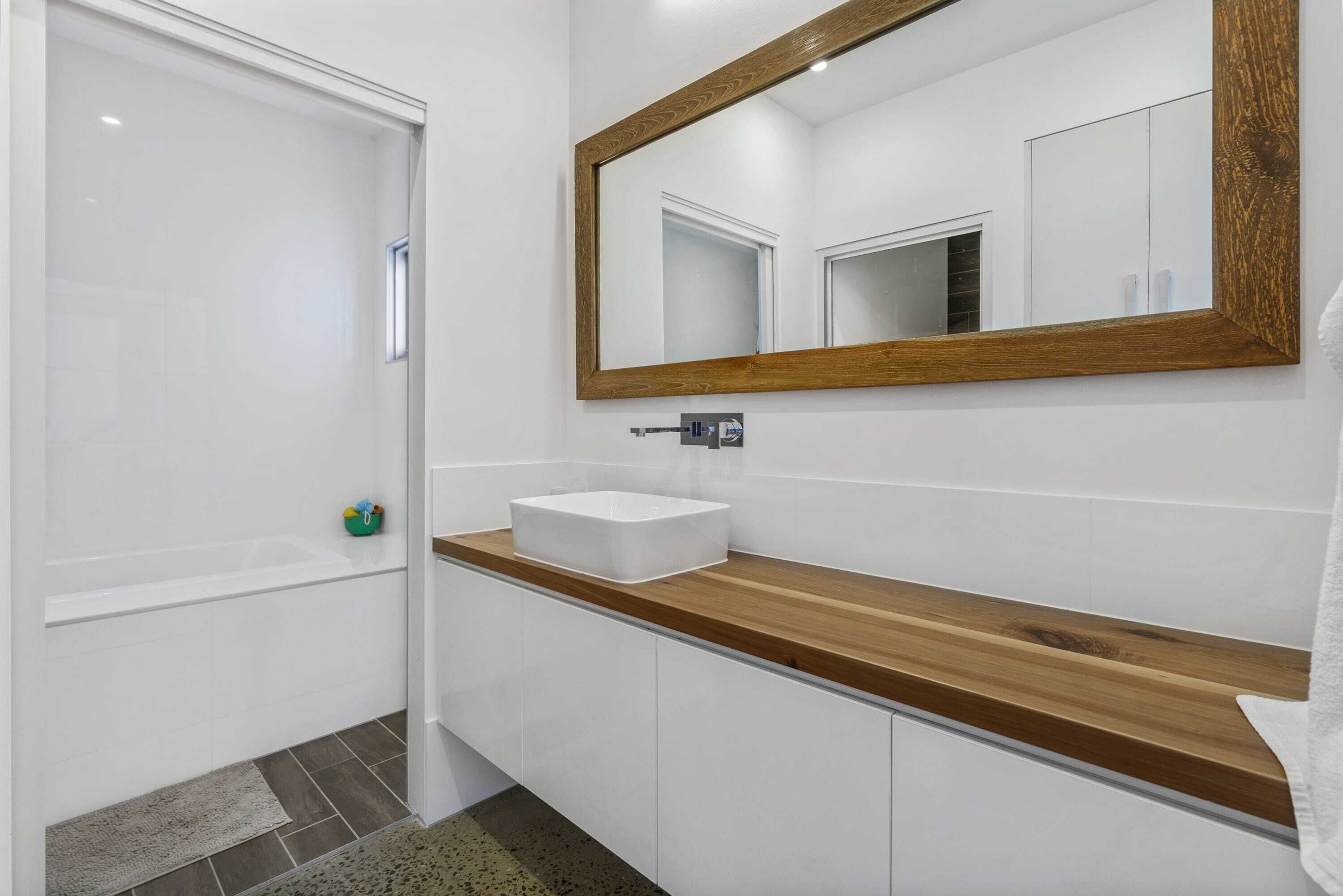 21 Ellensford - Wi-Fi - Pool - Family Friendly — image 24