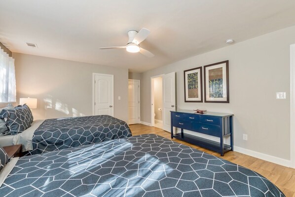 3 bedrooms, iron/ironing board, free WiFi, bed sheets