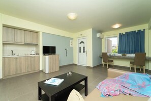 TV - Estia Hotel (Pylos-Nestoras)