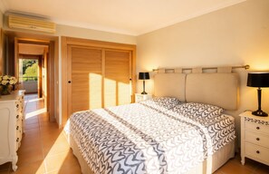 3 bedrooms, travel crib, WiFi, bed sheets