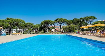 Vila Sol: Nice apartment with large south-facing terrace and view of own park