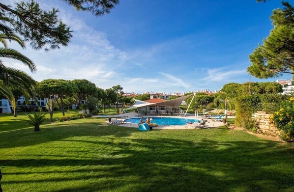 Piscine extérieure, piscine chauffée