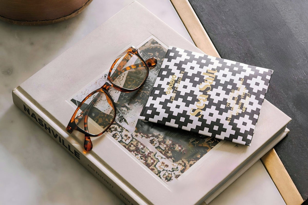 Studio, 1 Queen Bed, Balcony | 2 bedrooms, individually decorated, individually furnished