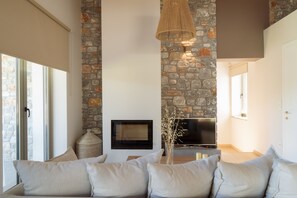 TV connectée, cheminée