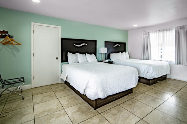 Everglades City Motel - Queen Room, 2 Beds, Kitchenette and Back Door image 1